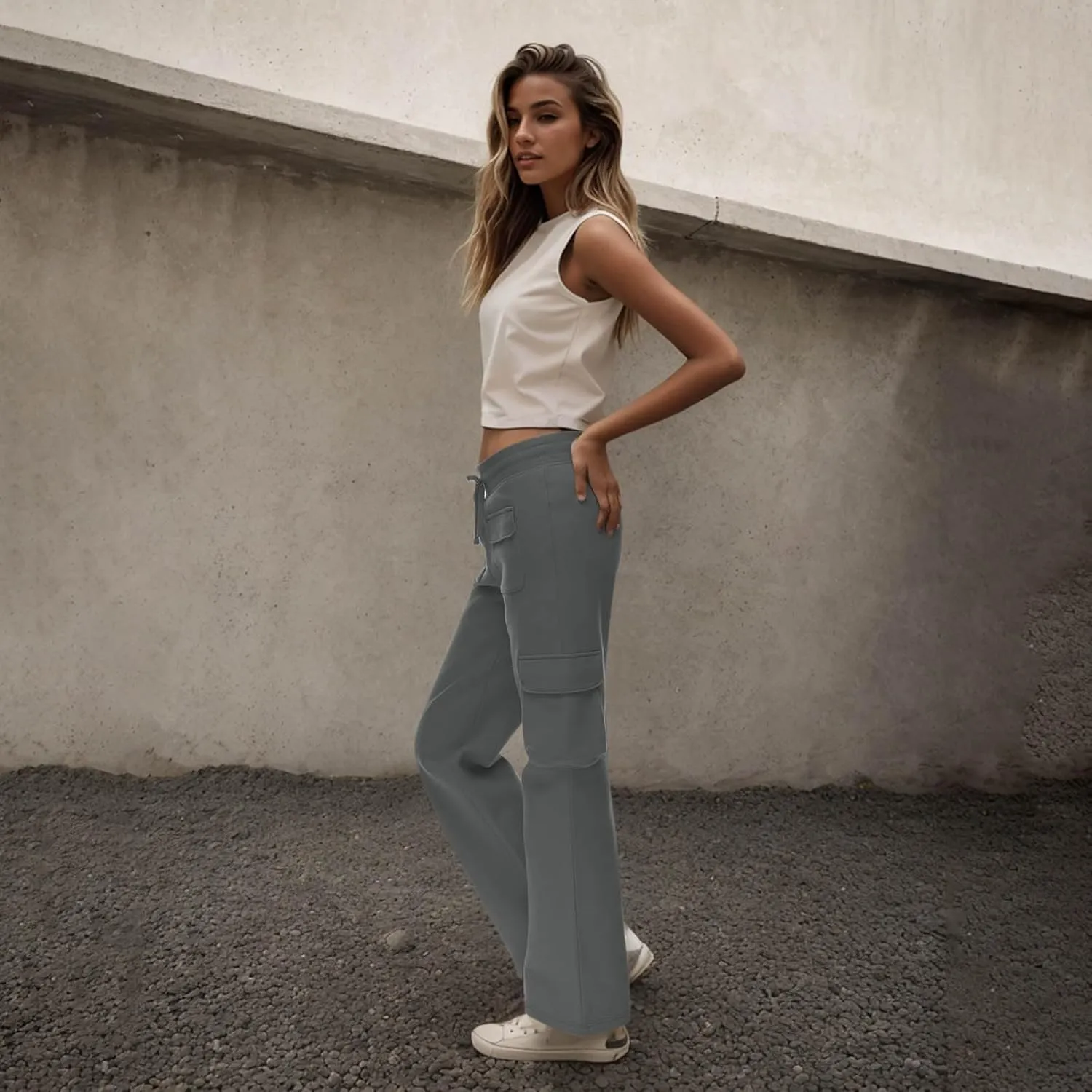Cargo Sweatpants for Women Fleece Baggy Wide Leg Sweatpants Low Rise Lounge Pants with Pockets Cargo Joggers