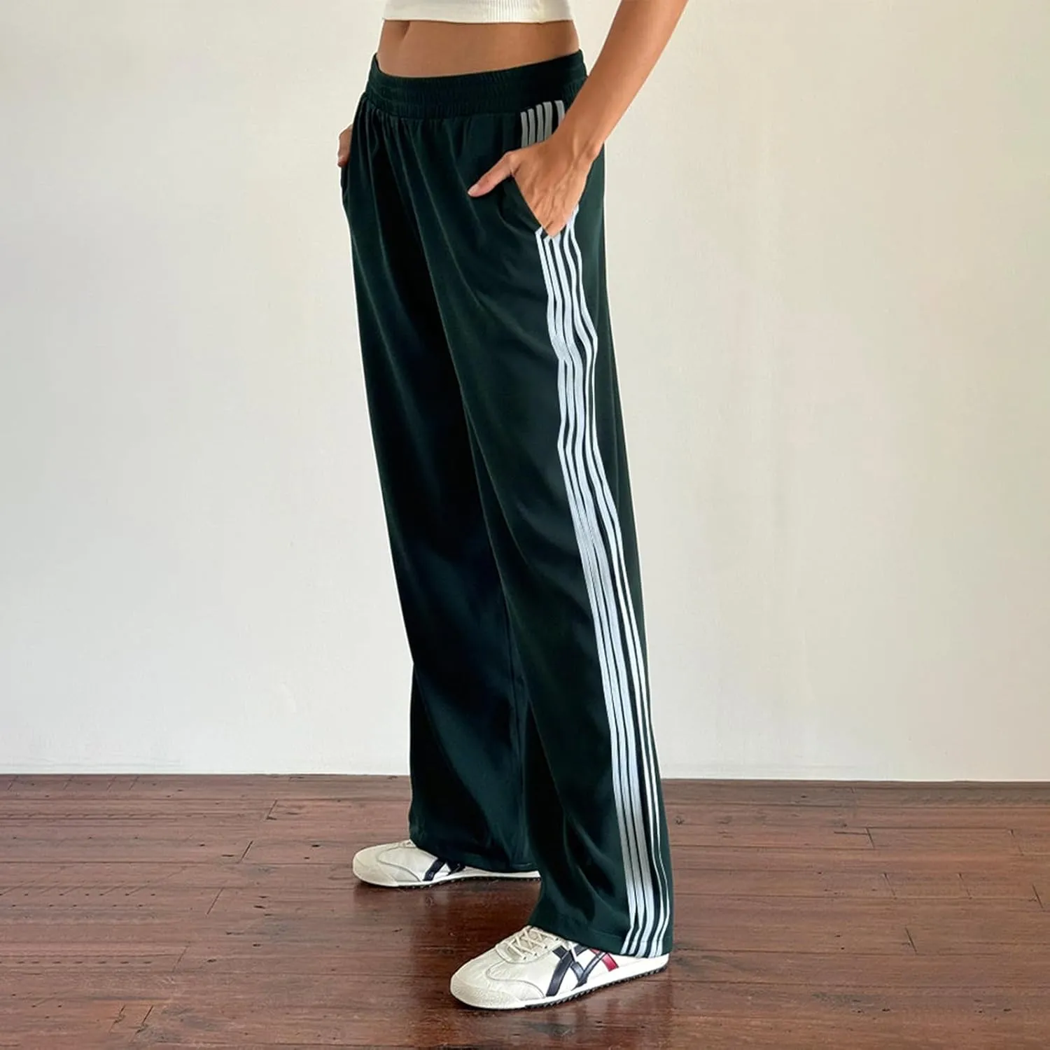 FOMOYUU Women Side Stripes Track Pants Elastic Waist Straight Leg Sweatpants Joggers Wide Leg Trousers with Pockets