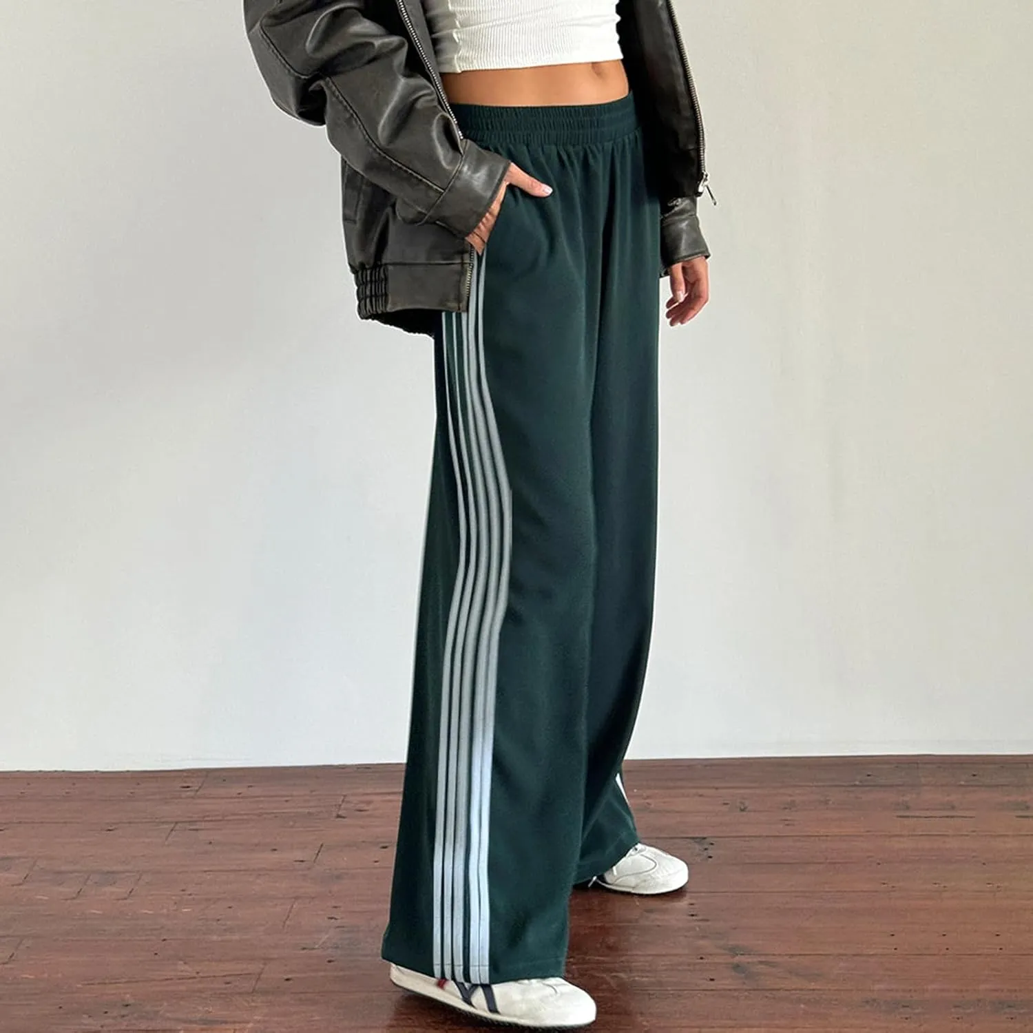 FOMOYUU Women Side Stripes Track Pants Elastic Waist Straight Leg Sweatpants Joggers Wide Leg Trousers with Pockets